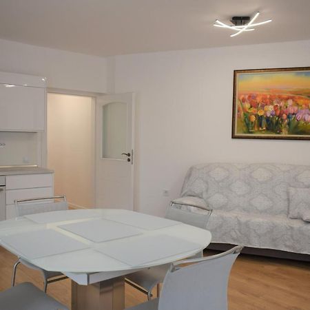 Top Center Apartment Gramophone With Private Parking Burgas Exterior photo